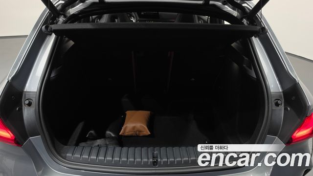 BMW 1-Series 2022 — photo 26