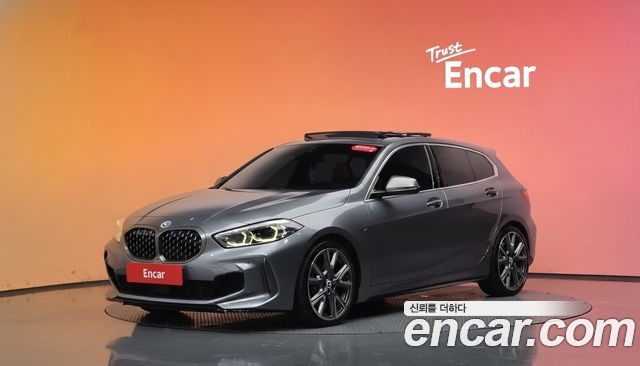 BMW 1-Series 2022 — photo 1