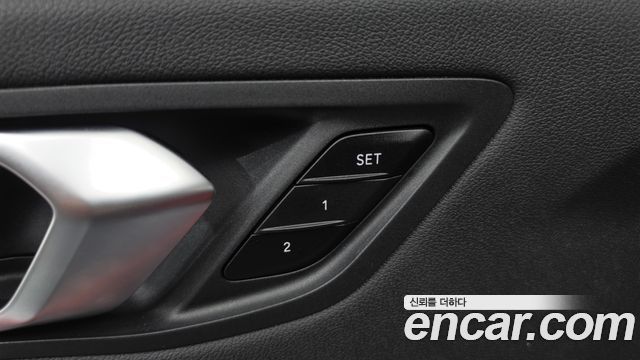 BMW 1-Series 2022 — photo 29
