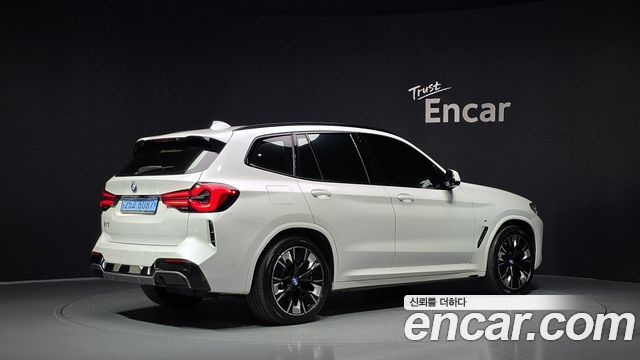 BMW iX3 2023 — photo 2