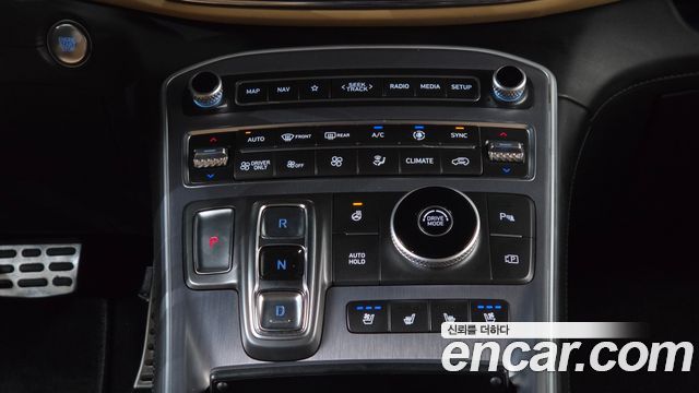 Hyundai Santafe 2023 — photo 12