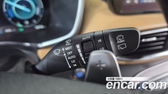 Hyundai Santafe 2023 — photo 29