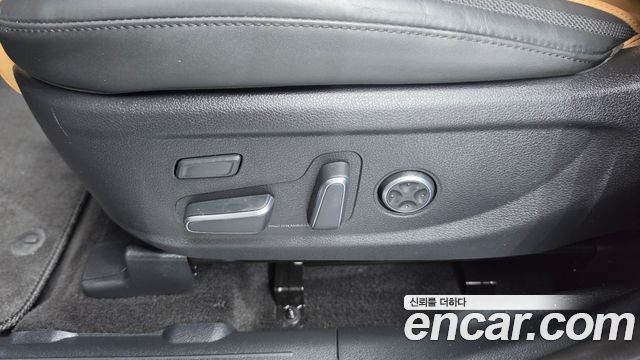 Hyundai Santafe 2023 — photo 31