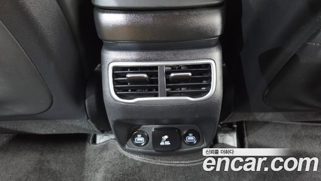 Hyundai Santafe 2023 — photo 38