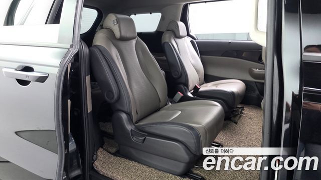 Kia Canival 2025 — photo 17