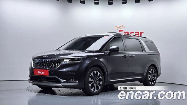 Kia Canival 2023 — photo 1