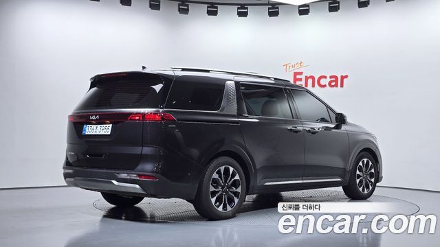 Kia Canival 2023 — photo 2