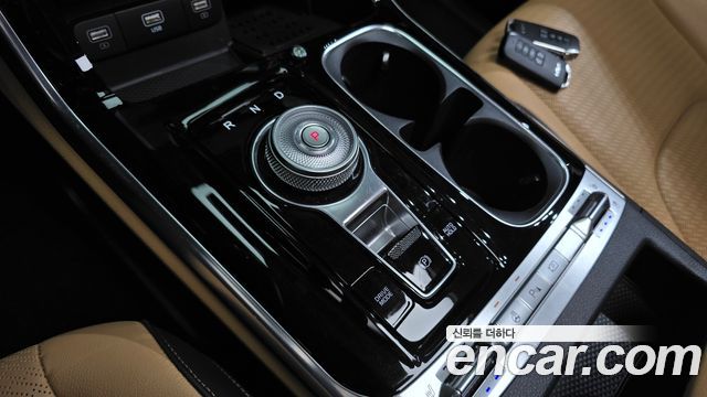 Kia Canival 2023 — photo 12