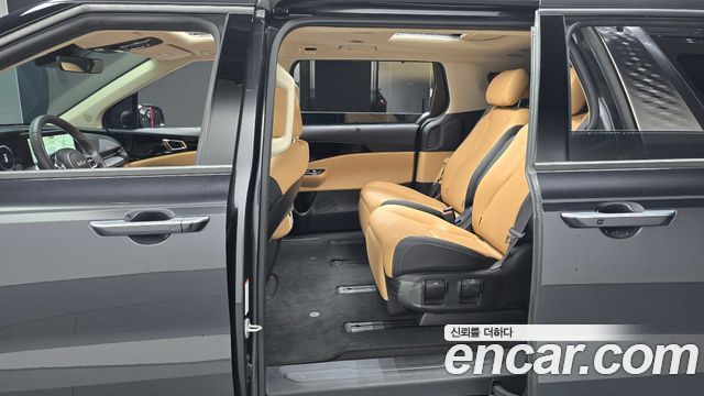 Kia Canival 2023 — photo 17