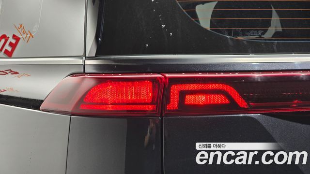 Kia Canival 2023 — photo 9