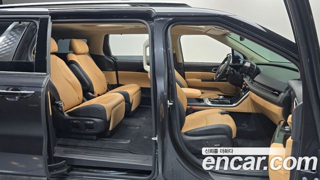 Kia Canival 2023 — photo 16