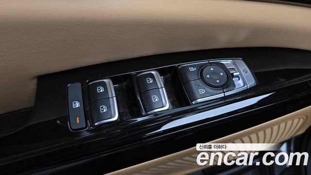 Kia Canival 2023 — photo 28