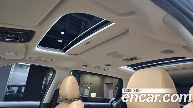 Kia Canival 2023 — photo 32