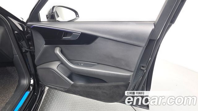 Audi A4 2020 — photo 14