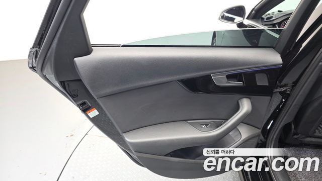 Audi A4 2020 — photo 15