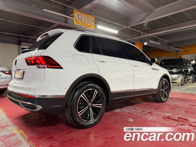 Volkswagen Tiguan 2023 — photo 2
