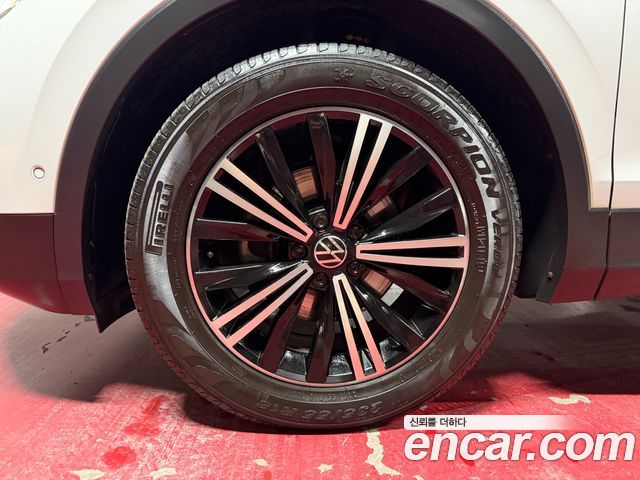 Volkswagen Tiguan 2023 — photo 5