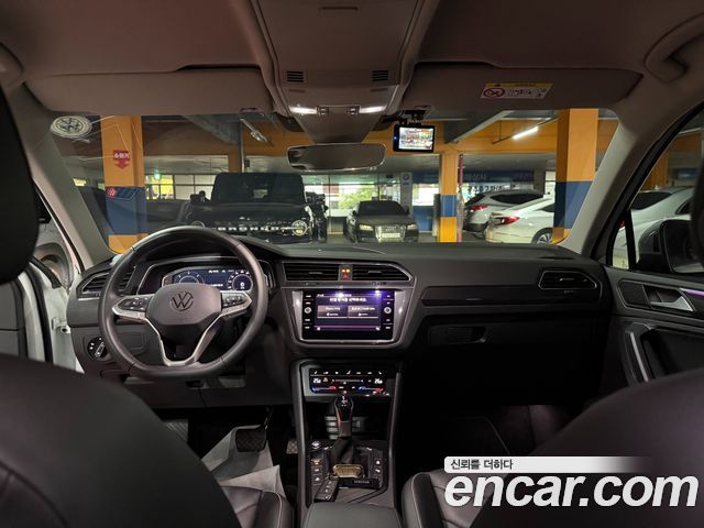 Volkswagen Tiguan 2023 — photo 7