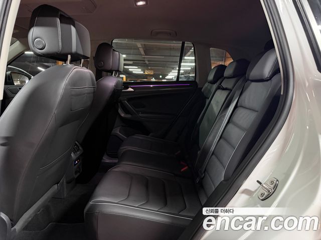 Volkswagen Tiguan 2023 — photo 11