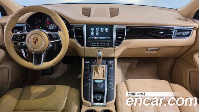 Porsche Macan 2017 — photo 10