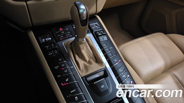 Porsche Macan 2017 — photo 12