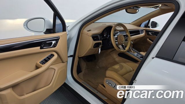 Porsche Macan 2017 — photo 13