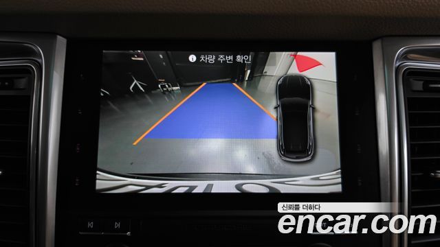 Porsche Macan 2017 — photo 20