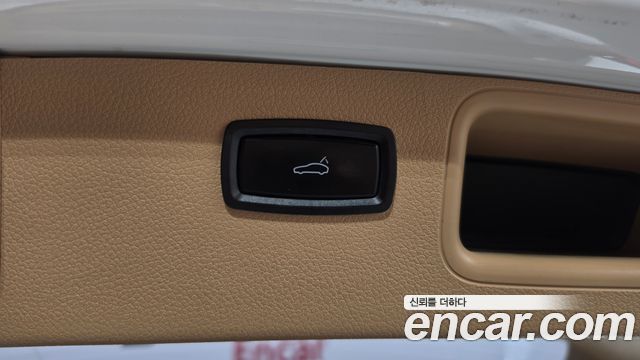 Porsche Macan 2017 — photo 22
