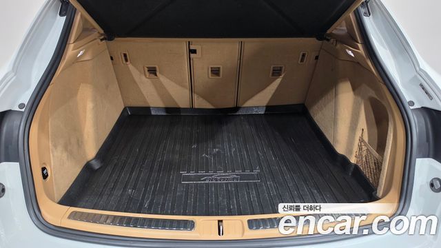 Porsche Macan 2017 — photo 23