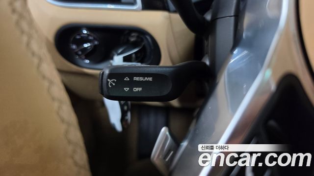 Porsche Macan 2017 — photo 25
