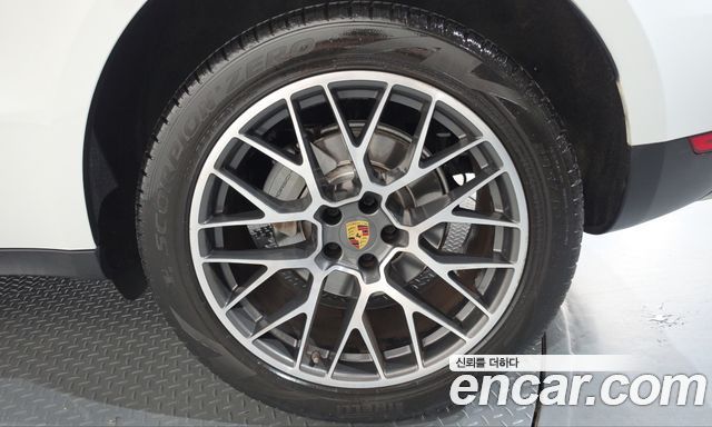 Porsche Macan 2017 — photo 7