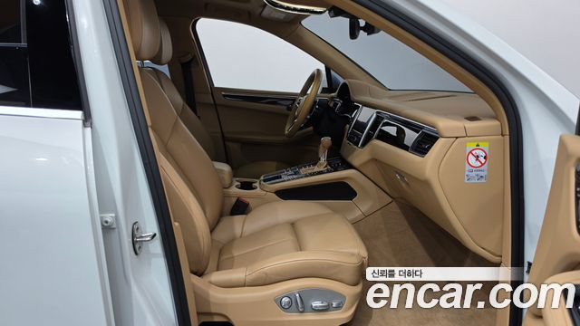 Porsche Macan 2017 — photo 16
