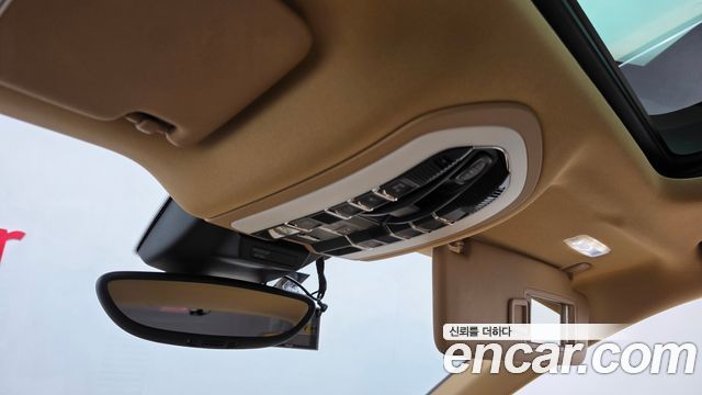Porsche Macan 2017 — photo 27