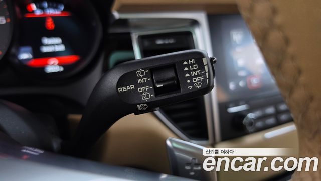 Porsche Macan 2017 — photo 30