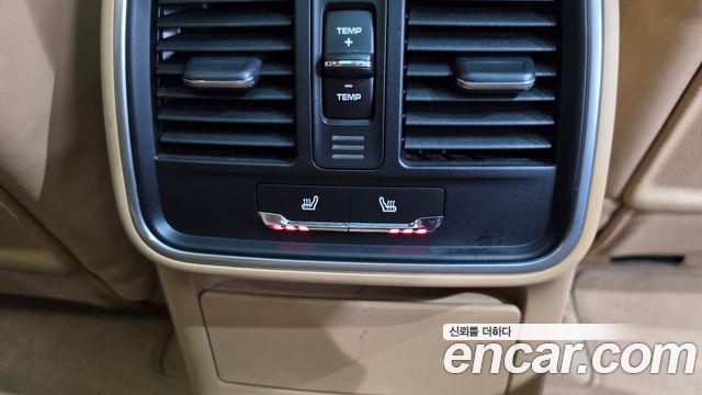Porsche Macan 2017 — photo 31