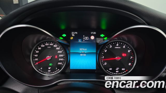 Mercedes-Benz C-Class 2020 — photo 11