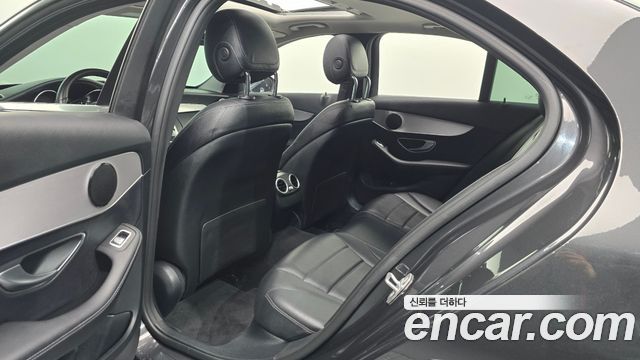 Mercedes-Benz C-Class 2020 — photo 17