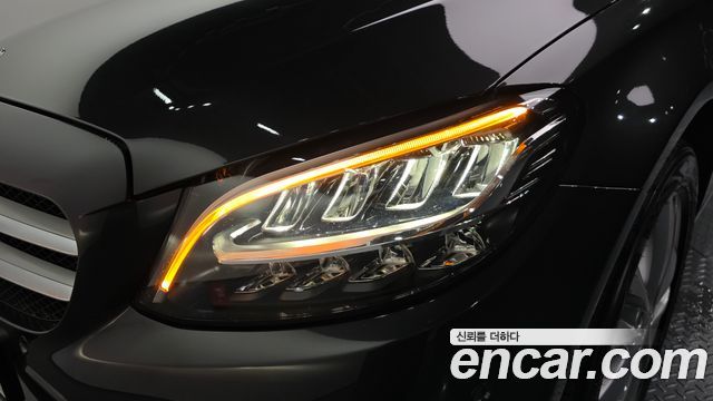 Mercedes-Benz C-Class 2020 — photo 8