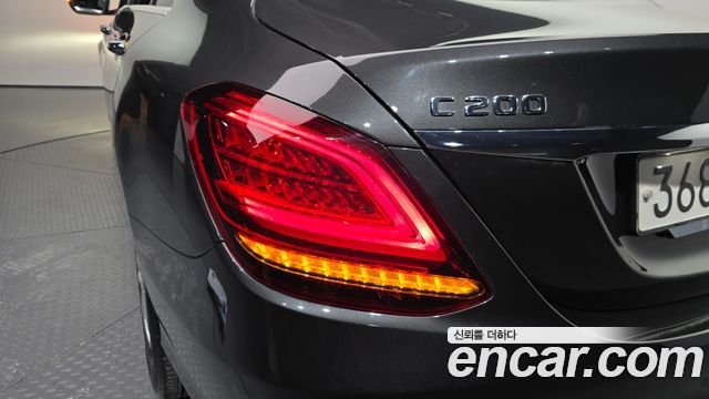 Mercedes-Benz C-Class 2020 — photo 9