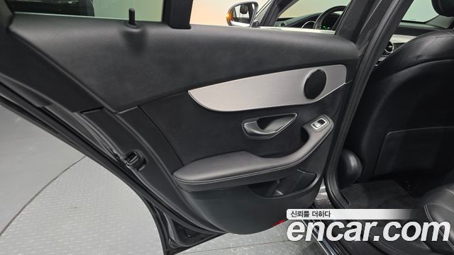 Mercedes-Benz C-Class 2020 — photo 15