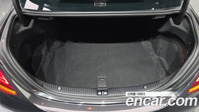 Mercedes-Benz C-Class 2020 — photo 29