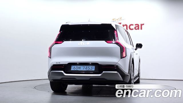 Kia EV9 2024 — photo 4