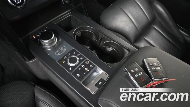 Land Rover Discovery 2018 — photo 9