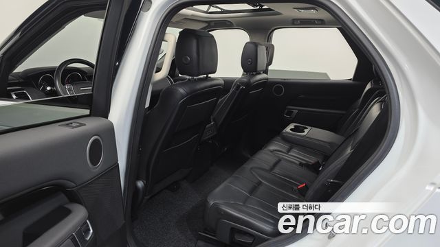 Land Rover Discovery 2018 — photo 12