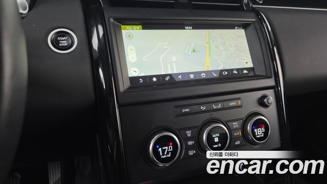 Land Rover Discovery 2018 — photo 14