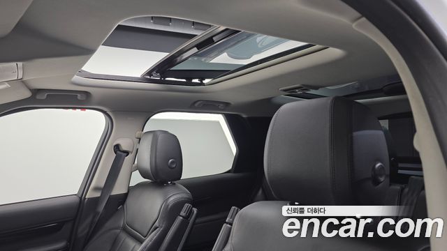 Land Rover Discovery 2018 — photo 17