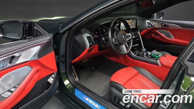 BMW 8-Series 2022 — photo 13