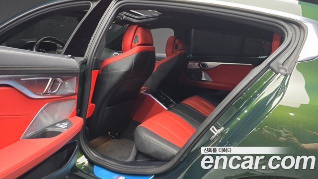 BMW 8-Series 2022 — photo 17