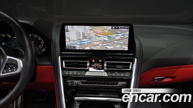 BMW 8-Series 2022 — photo 19