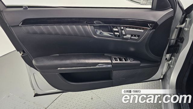 Mercedes-Benz S-Class 2013 — photo 14